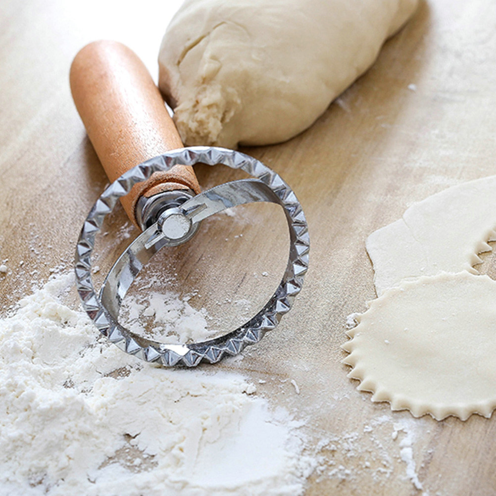 4個入りエンボス加工クッキーカッターセット 木製ハンドル ビ - Cookie Cutter Set のレビューと価格